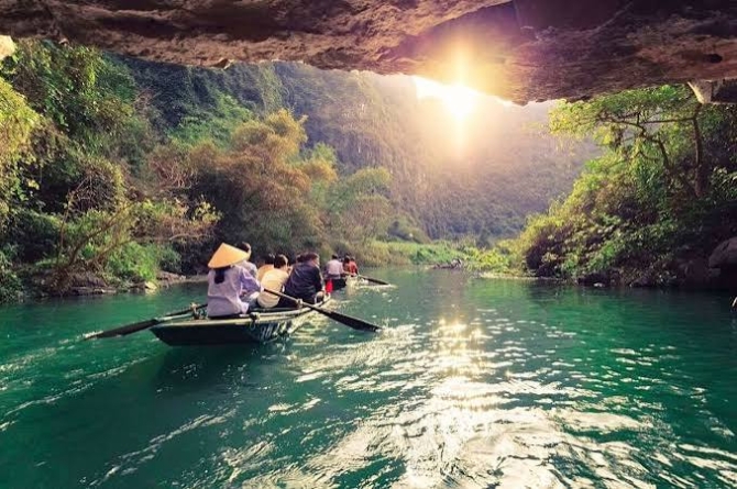 Vietnam Tour – Highlights of Ninh Binh | Full-Day SIC Tour