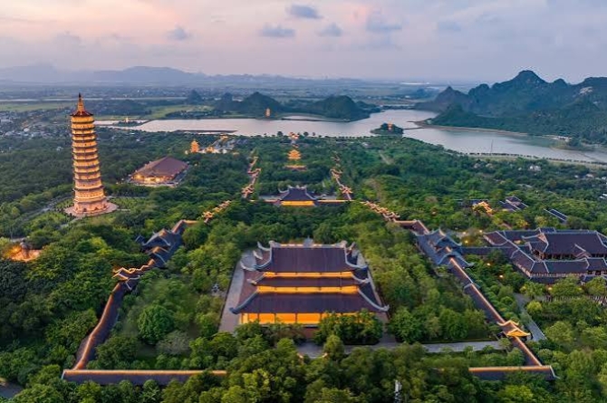 Vietnam Tour – Highlights of Ninh Binh | Bai Dinh – Trang An Full-Day SIC Tour