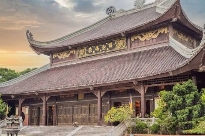 Vietnam Tour – Highlights of Ninh Binh | Bai Dinh – Trang An – Mua Cave Full-Day SIC Tour